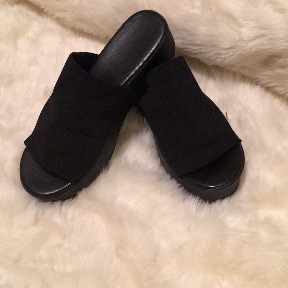size 9 nwt shoes/ sandals